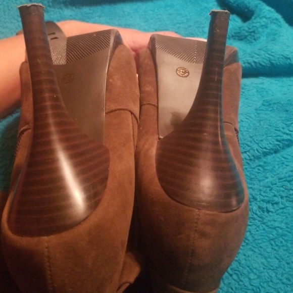 Boots - Picture 3 of 3